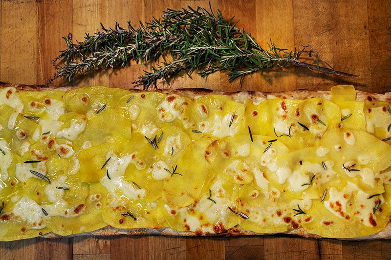 pizza alla pala patate e rosmarino
